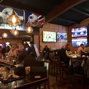 Saturday night fun at Nick's!