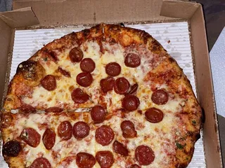 Petey’s Pizzeria