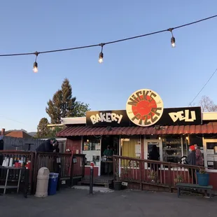 the outside of the restaurant