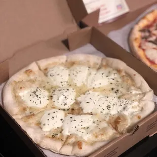 Personal size Bianca pizza