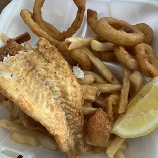 Fisherman's platter what's missing? No tarter sauce lol