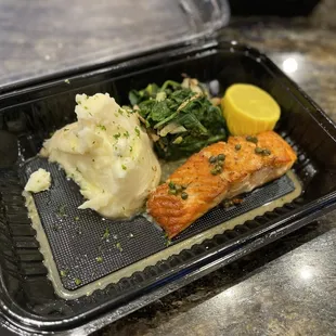 PAN SEARED SCOTTISH SALMON