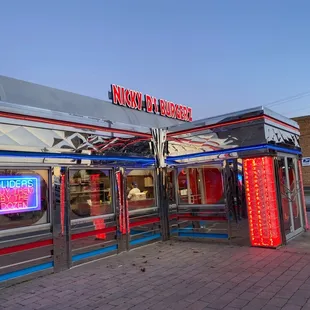 the outside of the restaurant