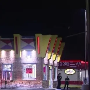 8 mile corner of evergreen in Detroit