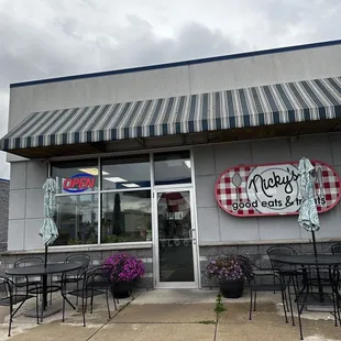 Front of restaurant