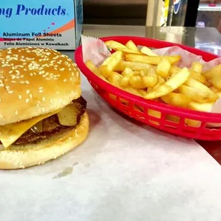 Cheeseburger with Fries