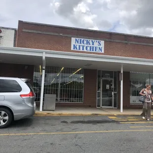 Outside of Nicky's Kitchen
