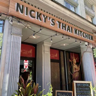 ramen and noodles, outside