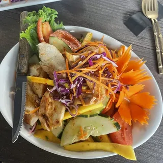 Grilled Chicken Mango Salad