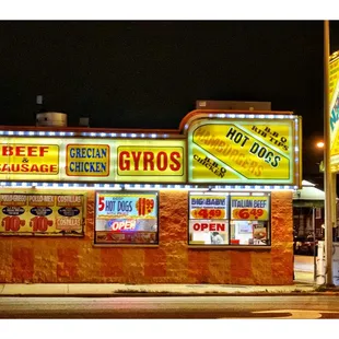 Nicky&apos;s the Real McCoy. (Cicero Ave/24th St)   Hamburgers Hotdogs Beef Gyros Steak BBQ Chicken BBQ Rib Tips etc.