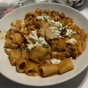 Penne, sausage and pink sauce! Yes!!!