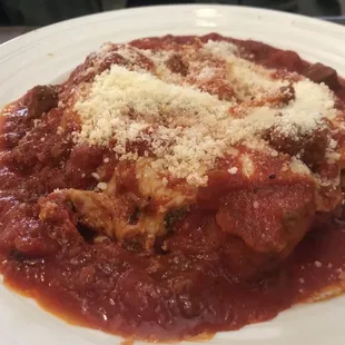 Linda's lasagna. It was hot, it was tasty. It had meat in the sauce. Pretty darn good!