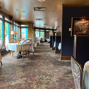 Gotta love this place! Omg &amp; the Rhone Blend 'Bellerouche', M. Chapoutier, Ctes-du-Rhne, FR Was very tasty. Great service from Dan!