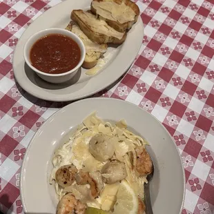 Sicilian Shrimp Scallops Pasta