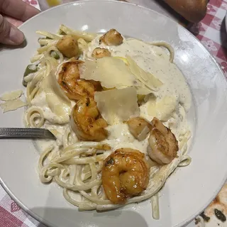 Sicilian Shrimp Scallops Pasta