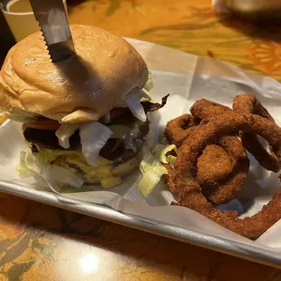 McNICO burger with onion rings