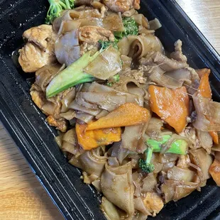 ramen, ramen and noodles, noodle soup, noodle dish, food, noodles