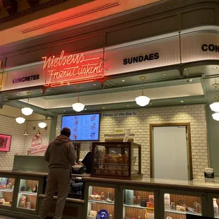 ws the inside of the restaurant