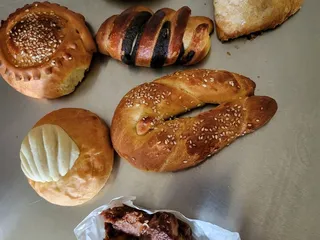 Eterna Primavera Bakery