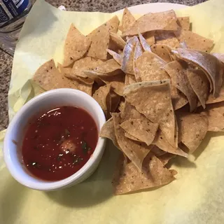 Fresh Chips & Salsa