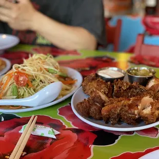 fried chicken, fried chicken wings, chicken wings and fried chicken, food, chicken, bbq chicken, chicken wings, bbq wings, poultry
