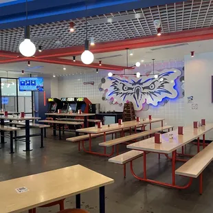 sushi and sashimi, interior