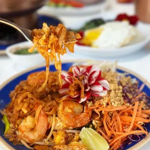 PAD THAI