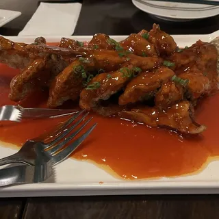 Bronzino w. Spicy Garlic Sauce (3PD)