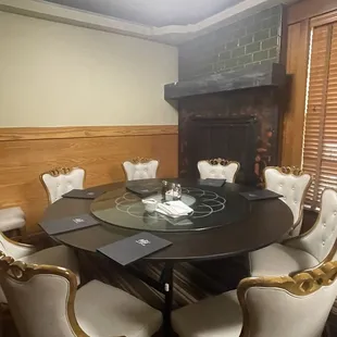 One of the two adjoining private rooms!