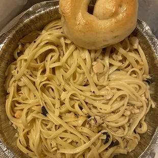 Linguini with White Clam Sauce