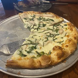 White Pizza with Chicken