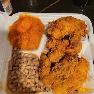 Sweet potato, black eyed peas, fried wings, yellow rice with gravy. Great dish, prefer leg and thigh but dish was 7/10