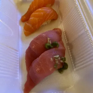 2 Pieces Salmon Sushi