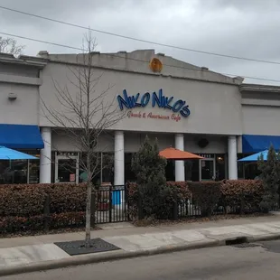 This is a view of Niko Niko&apos;s front the grass median in the middle of Montrose Blvd.