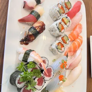 Special (12 pcs Nigiri Sushi &amp; 6 pcs California Roll, 6 pcs Tuna Roll)