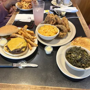 food, chicken wings and fried chicken
