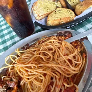Lunch portion spaghetti and meatball
