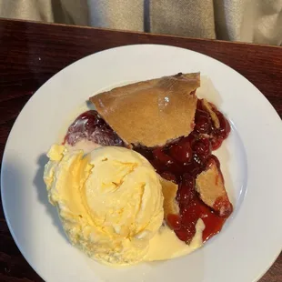 Warm cherry pie a la mode