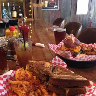 Great place! Great food! Great service! We LOVE this place! We will come here better than anyplace in Rockford!