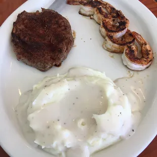 5 oz sirloin with 5 blackened shrimp and mashed potatoes and gravy