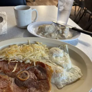 Great traditional breakfast, check out the size of the ham slice!