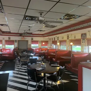 Just what you&apos;d expect for a 1950s diner