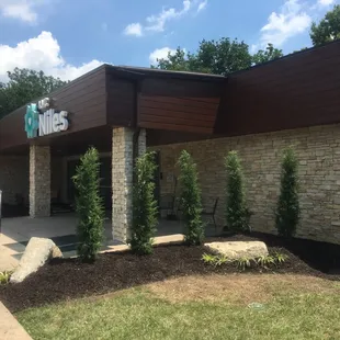 Niles entrance and exterior.