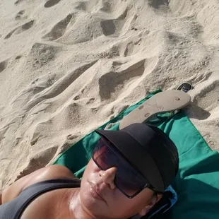 09.16.22 Monk Seal checking in for duteh #NimitzBeach hehe Fishermen so friendly as well as beach goers #ThankGOD