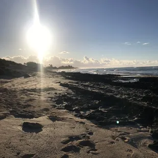 7/03/20 @ 6:44 am Another view towards Diamond Head. Plenty sharp rocks.