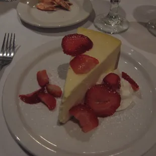 Cheesecake with strawberries