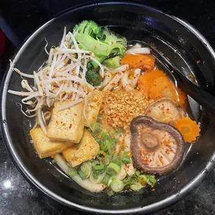 R8 Veggie udon