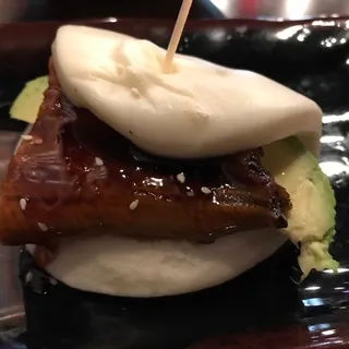 B8. Eel Bun