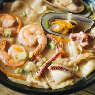 ramen and noodles, food