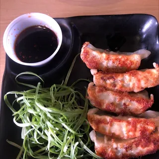 A6 Gyoza (5pc)